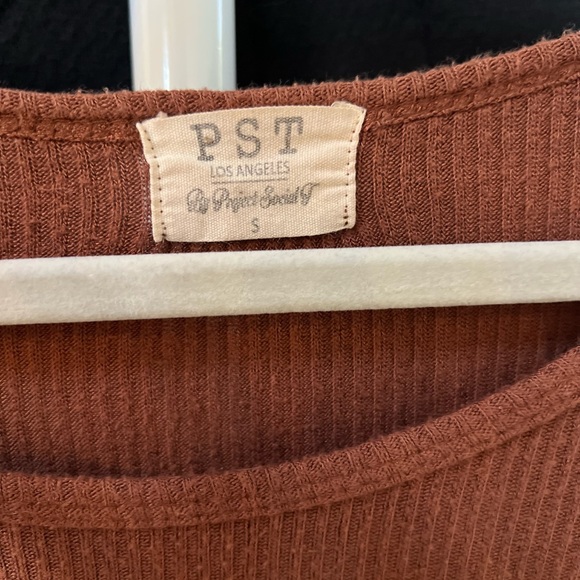 PST Mid Length Top - Picture 4 of 4